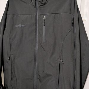 Free Tech Men’s Black Softshell Jacket Size Large (42-44)